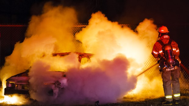 Incendie suspect d'une voiture à Mont-Saint-Hilaire