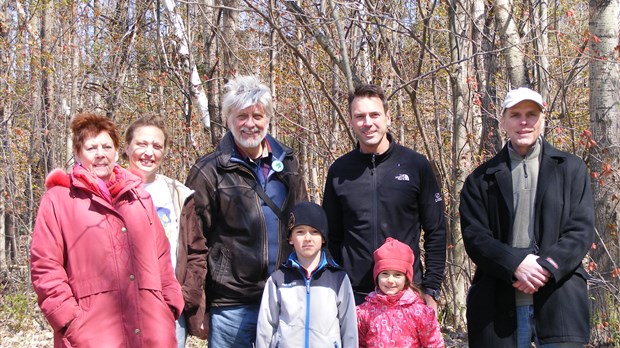 Otterburn Park : un écologiste visite le boisé de la rue des Perdrix