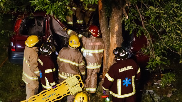 Coincé dans sa voiture pendant deux heures