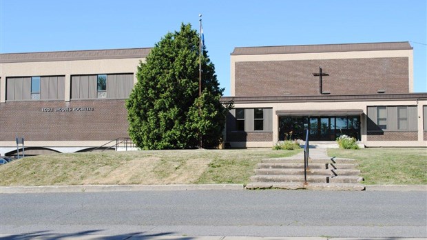 Les policiers ont la cour de l'école Jacques-Rocheleau à l’œil