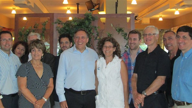 François Legault rencontre l'équipe de la CAQ dans Borduas