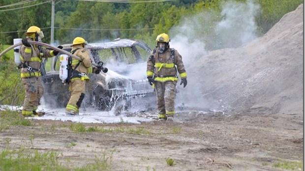 Camionnette en flammes