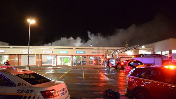 Pizzéria ravagée par les flammes à Beloeil