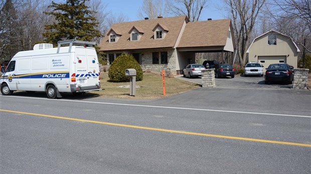 Un père et son fils arrêtés pour possession de stupéfiants