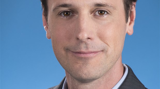 Roberge dénonce les hausses de taxes scolaires