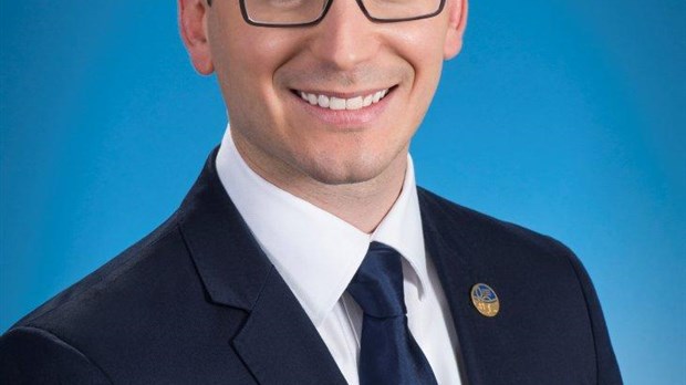 Simon Jolin-Barrette demande la construction d'une nouvelle école