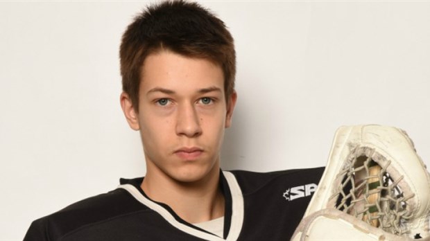 Zachary Bouthillier ferme la porte