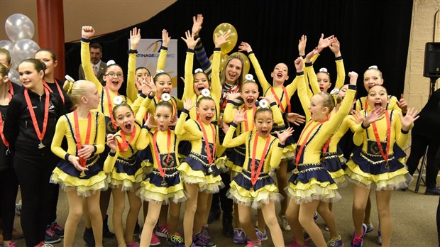L'équipe de patinage synchronisé Nova élémentaire, Championne provinciale