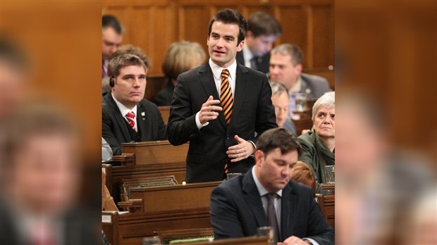 Le budget conservateur ne sert pas la classe moyenne selon le député Matthew Dubé