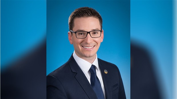 Le député Simon Jolin-Barrette demande plus d'informations sur la réforme des contenants consignés