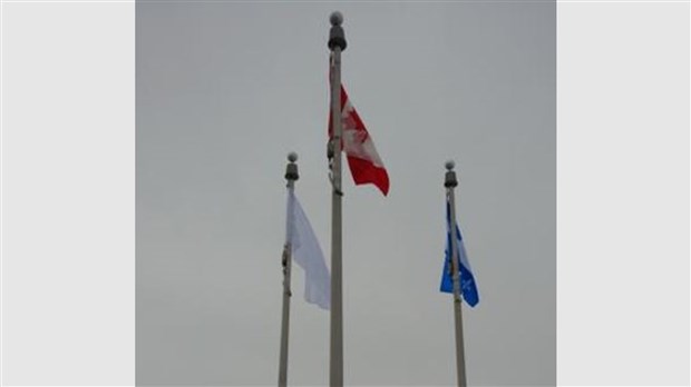 Levée du drapeau blanc - Campagne des 12 jours d'action pour l'élimination des violences envers les femmes
