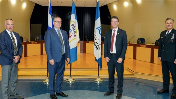 Assermentation de Stéphane Bélanger au poste de directeur du Service de police