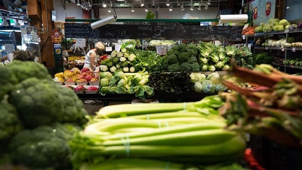 Aliments: un rapport prévoit une hausse de prix de 7 % au Canada l'an prochain