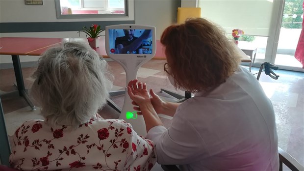 Cutii: un robot qui aide la socialisation et la stimulation des aînés