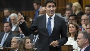 Trudeau et Poilievre s'affrontent dans de premiers échanges en Chambre