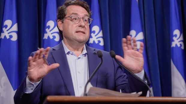 Bernard Drainville dévoile son Plan de prévention de la violence et de l'intimidation