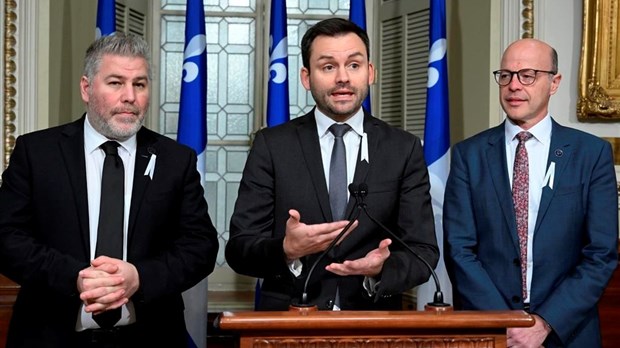 Téléphone cellulaire en classe: le gouvernement de la CAQ rejette une motion du PQ