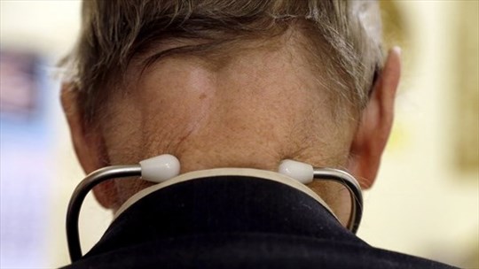 Rémunération des médecins: des expertes estiment que la réforme doit aller plus loin