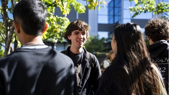 Les jeunes sont plus heureux au Québec qu'ailleurs au pays