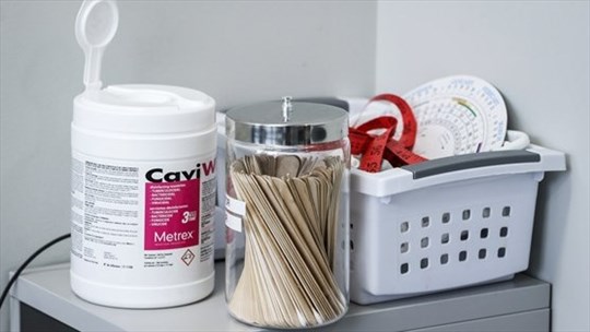 Plus de dépistage du cancer colorectal au Canada, mais moins de tests Pap