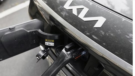 Incitatifs pour VÉ: malgré son retour, le programme inquiète des concessionnaires