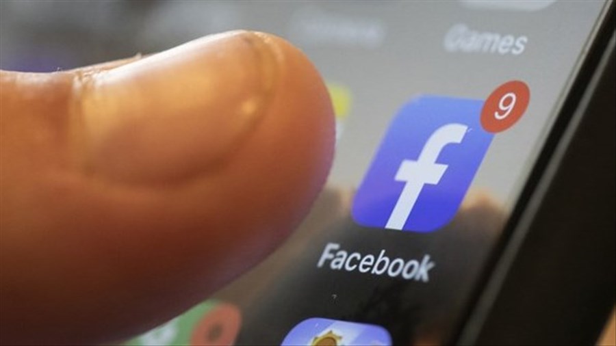 Interdire les médias sociaux aux jeunes au Canada: une idée qui divise des experts