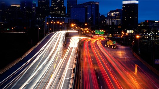 Conduire trop vite coûte plus cher et n'économise pas de temps
